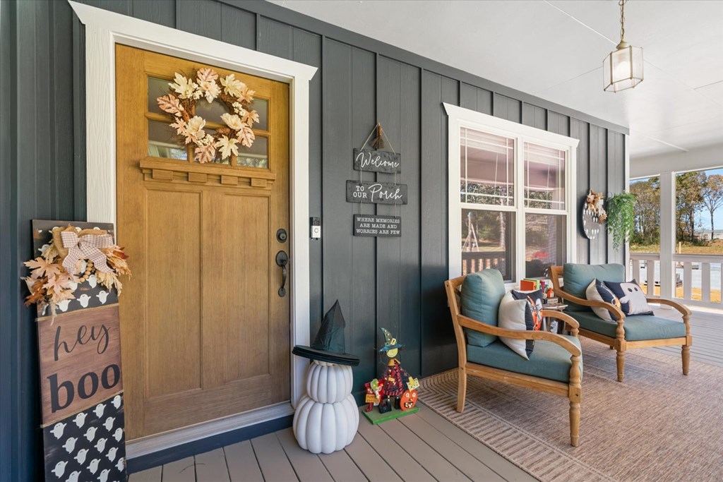 419803 Chatsworth Residential