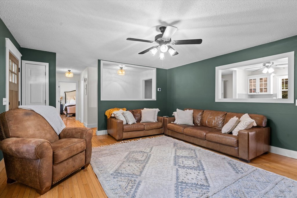 419803 Chatsworth Residential