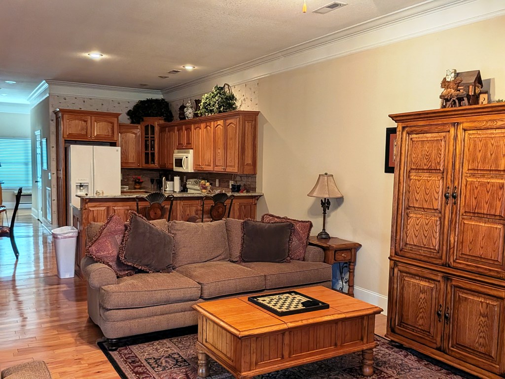 419824 Young Harris Residential