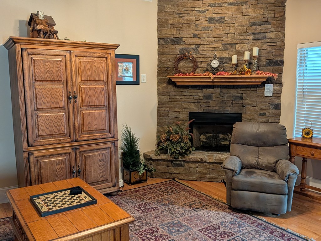 419824 Young Harris Residential