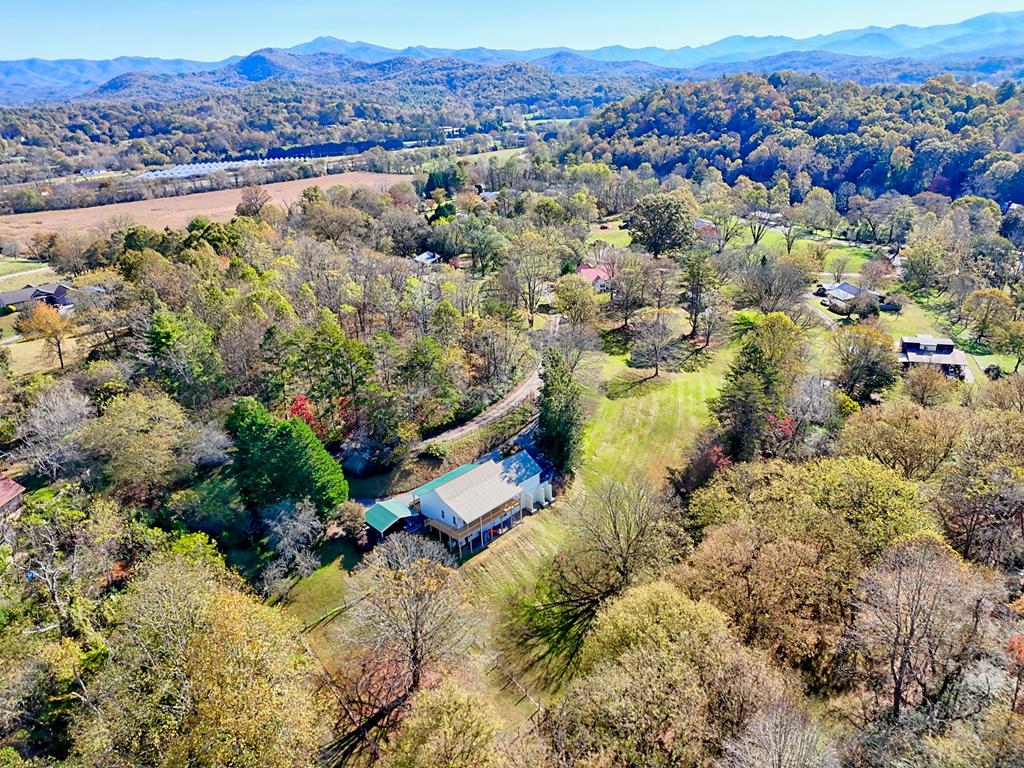 419846 Hayesville 