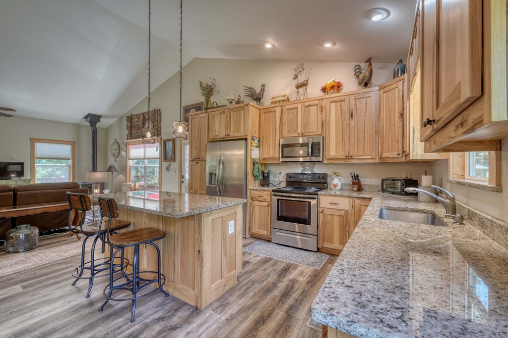 419922 Hayesville Residential