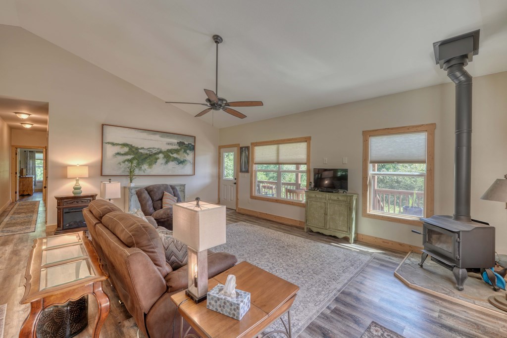 419922 Hayesville Residential