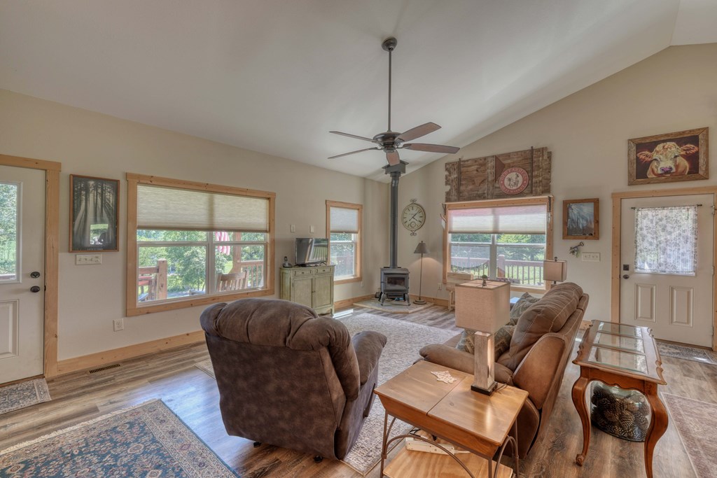 419922 Hayesville Residential