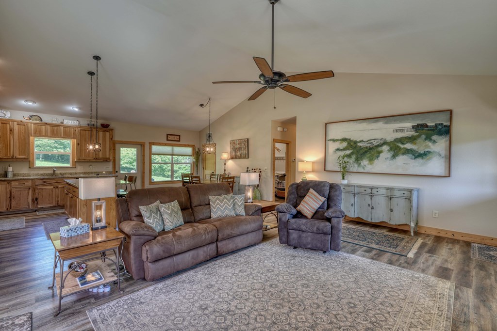 419922 Hayesville Residential