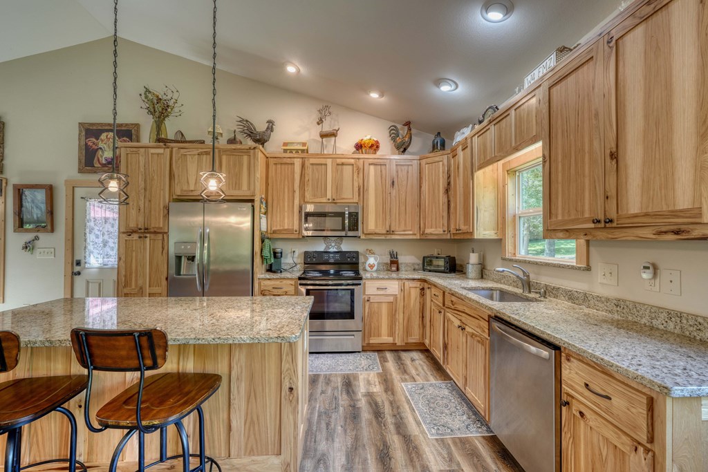 419922 Hayesville Residential