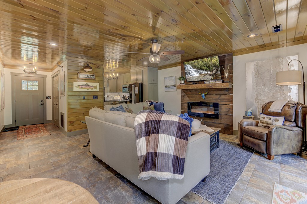 419942 Blue Ridge Residential