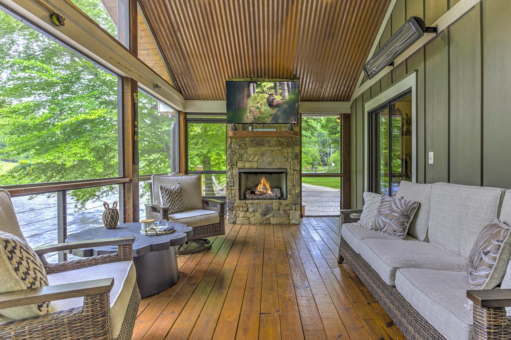 419942 Blue Ridge Residential