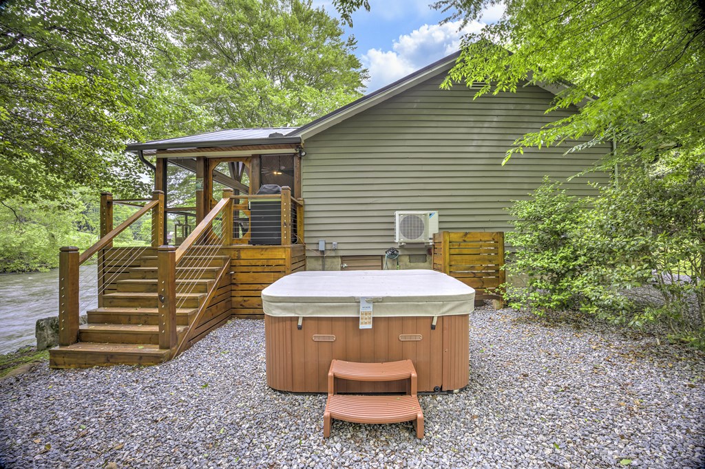 419942 Blue Ridge Residential