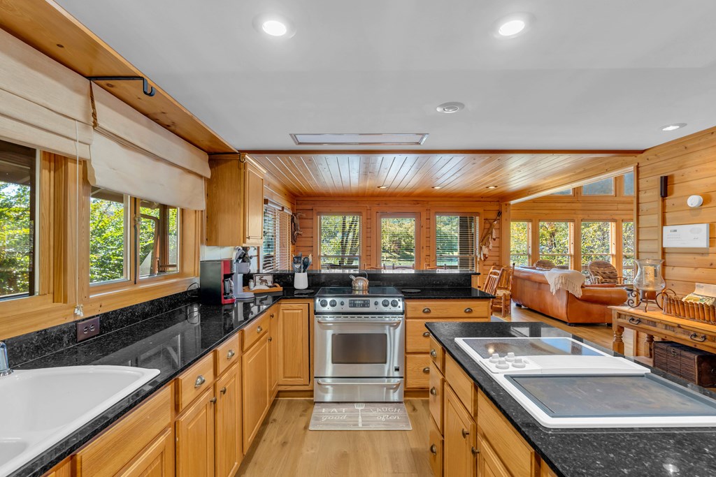 419948 Hiawassee Residential