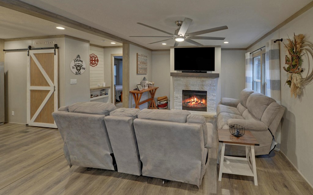 419991 Murphy Residential