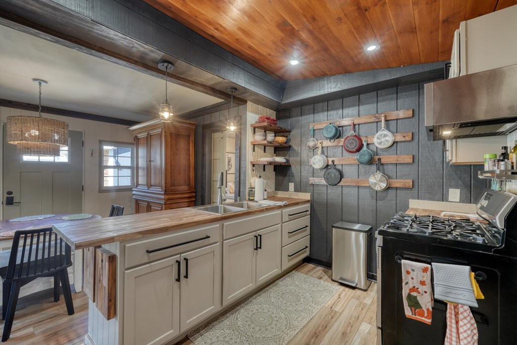 420017 Hiawassee Residential