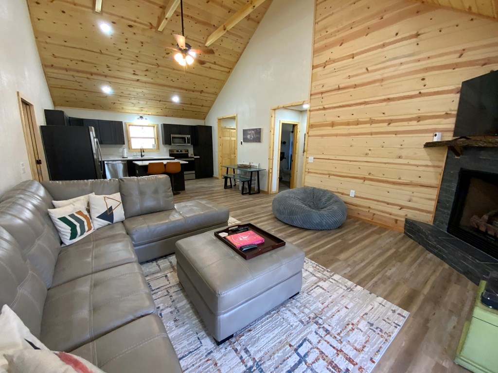 420062 Murphy Residential