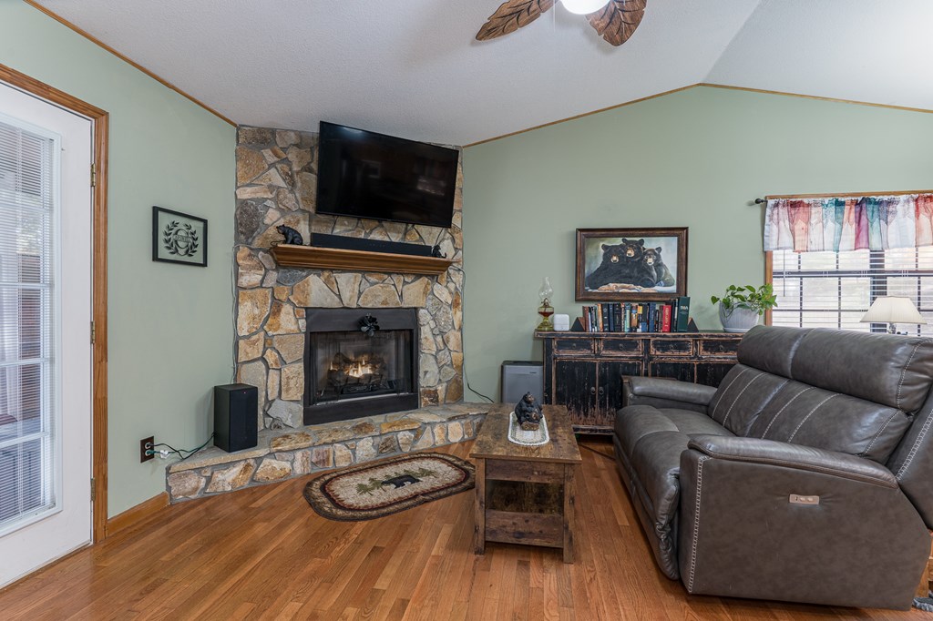 420082 Murphy Residential