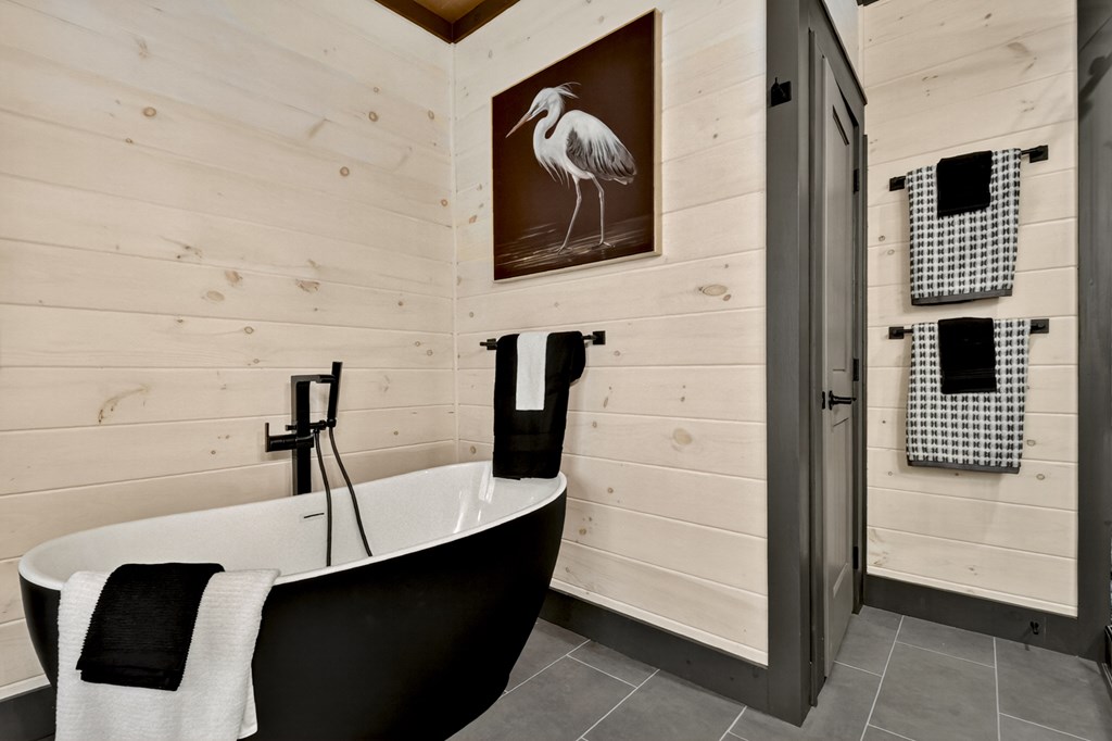 420094 Mineral Bluff Residential