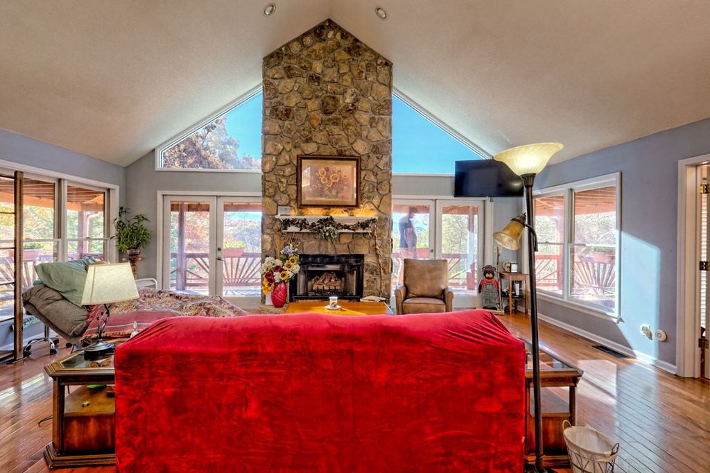 420133 Young Harris Residential