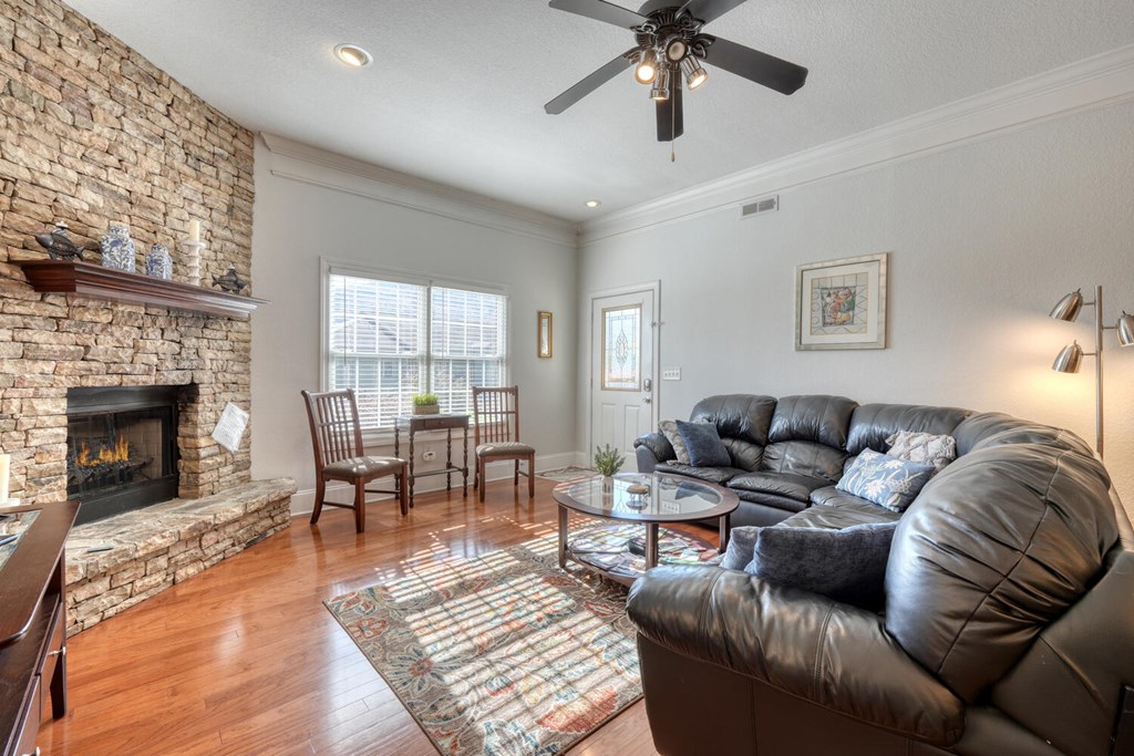 420141 Young Harris Residential