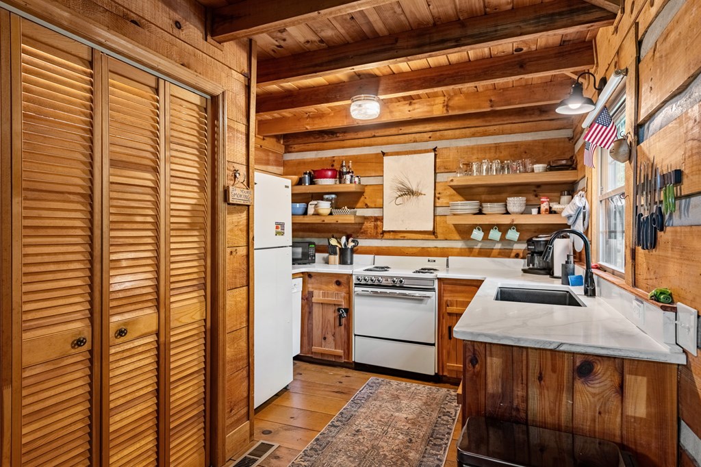 420156 Blue Ridge Residential