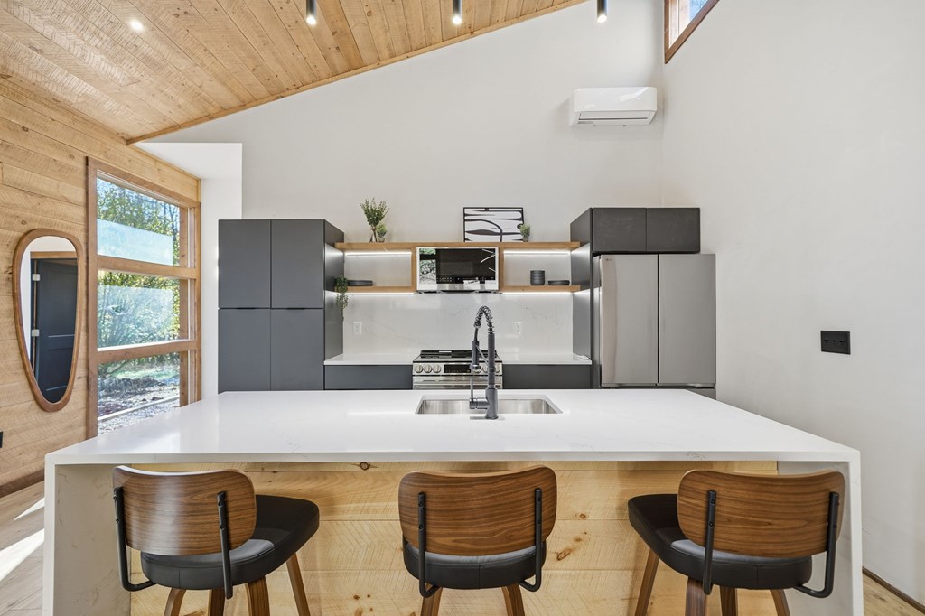 420172 Blue Ridge Residential