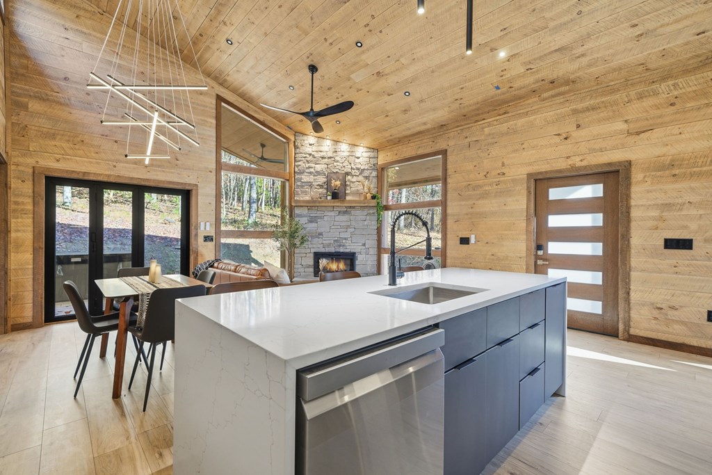 420172 Blue Ridge Residential