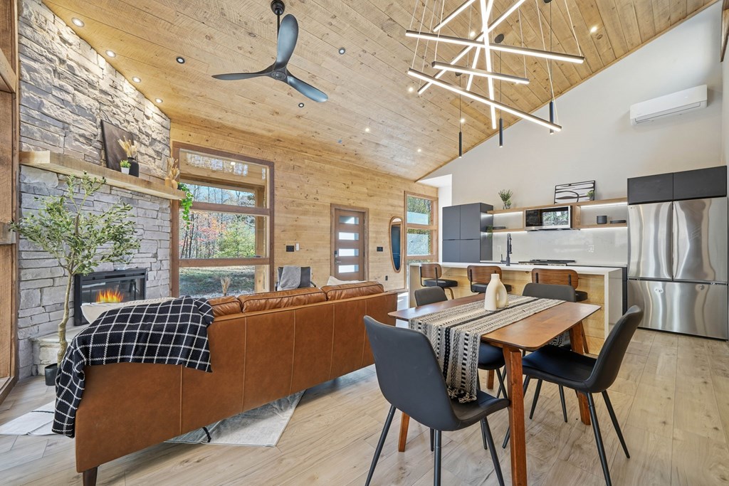 420172 Blue Ridge Residential