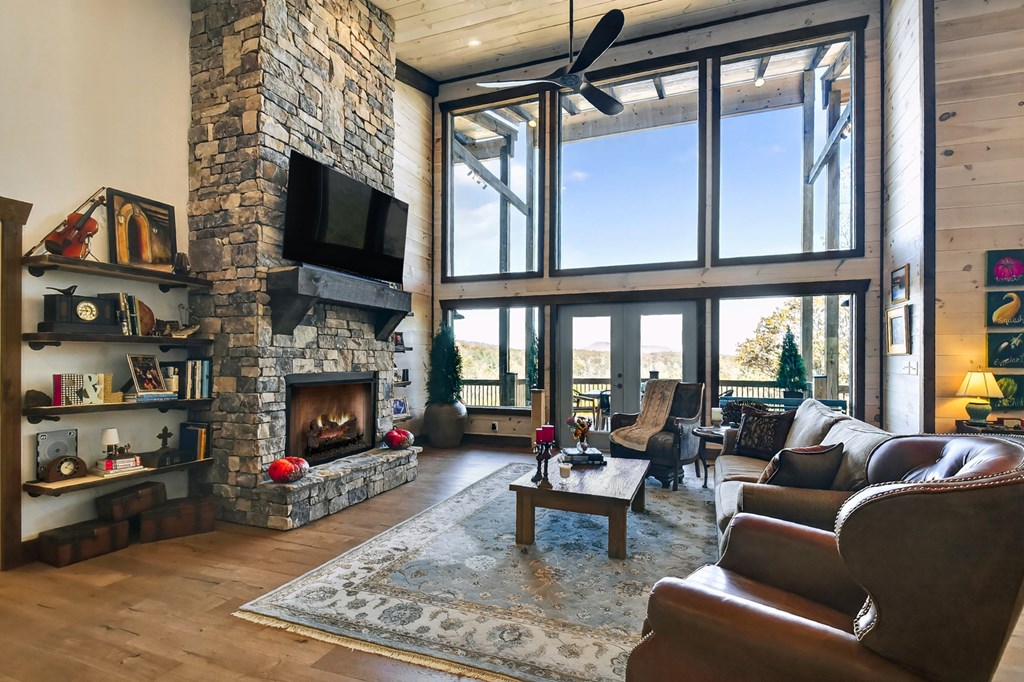 420176 Mineral Bluff Residential