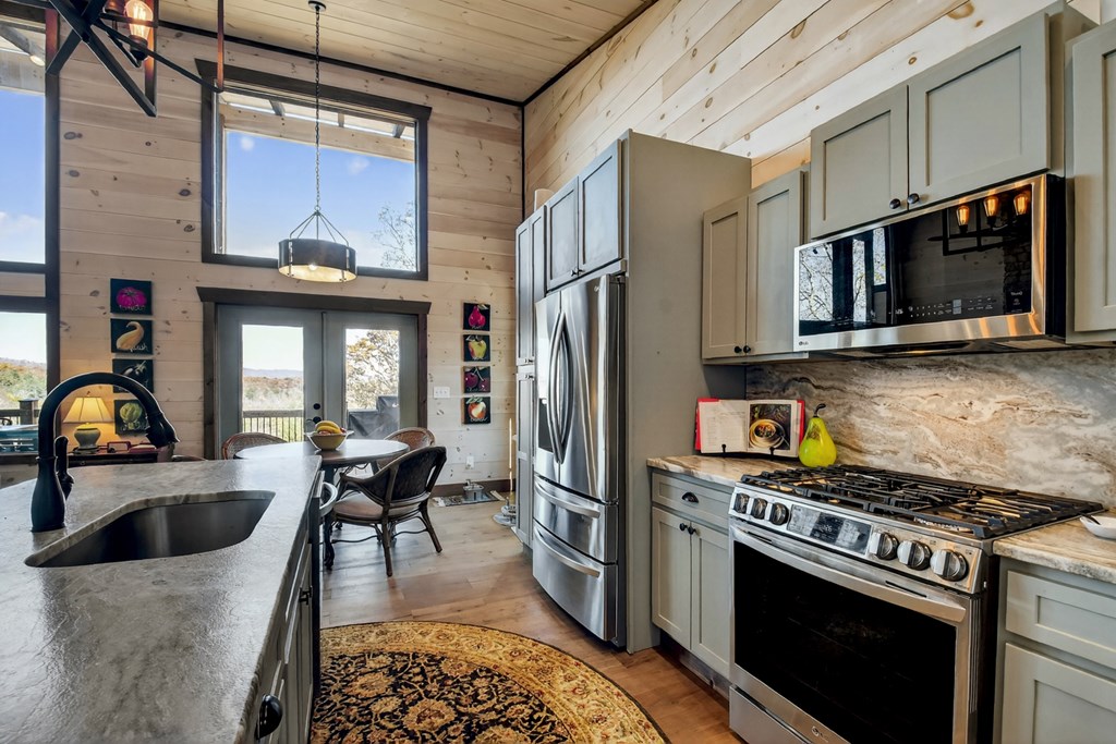 420176 Mineral Bluff Residential