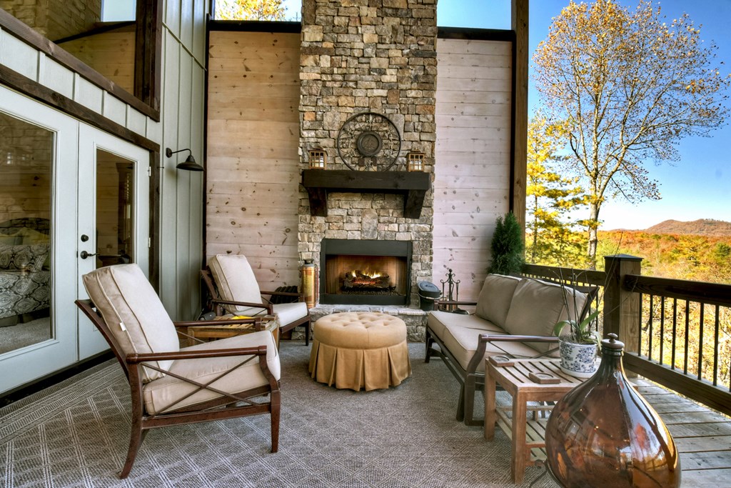 420176 Mineral Bluff Residential