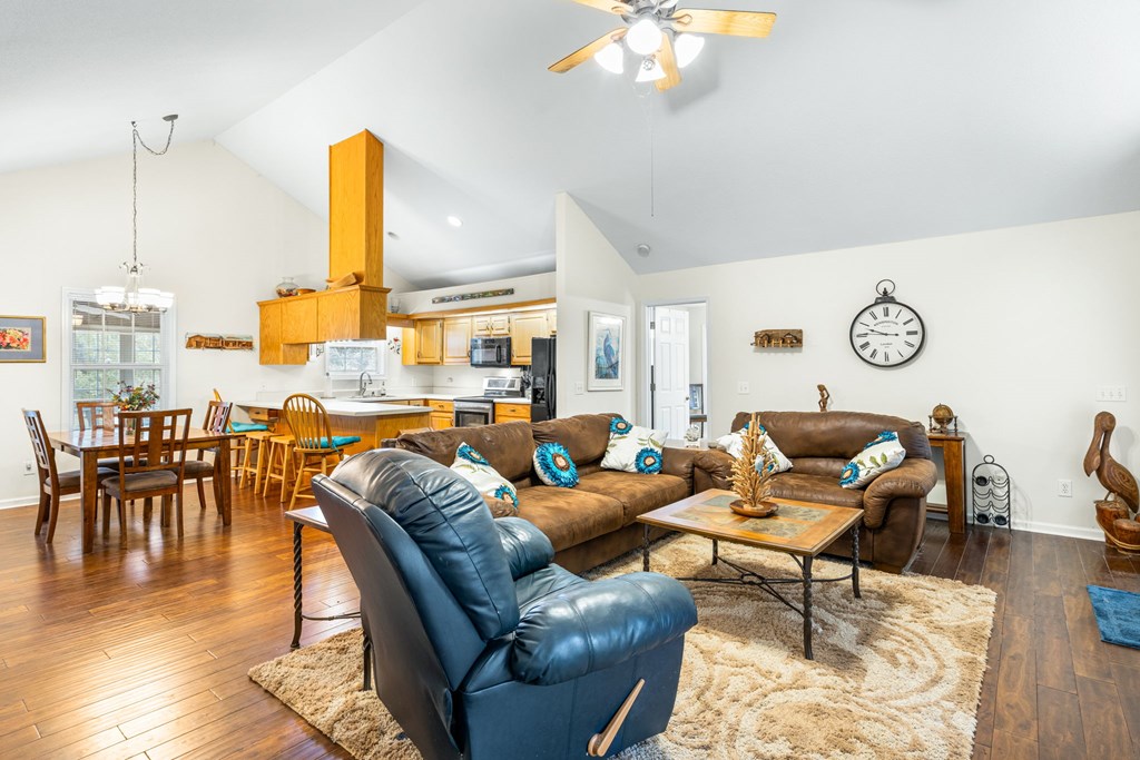 420178 Hayesville Residential