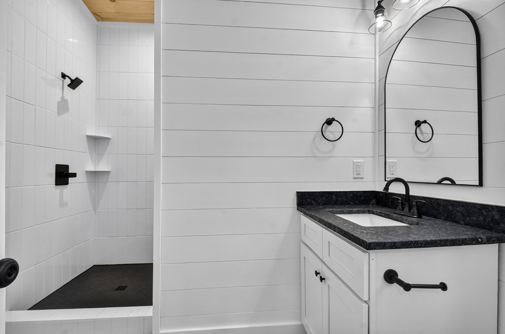 420225 Morganton Residential