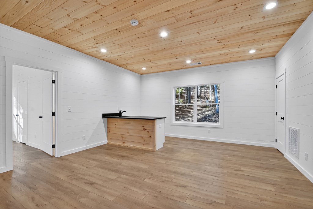 420225 Morganton Residential