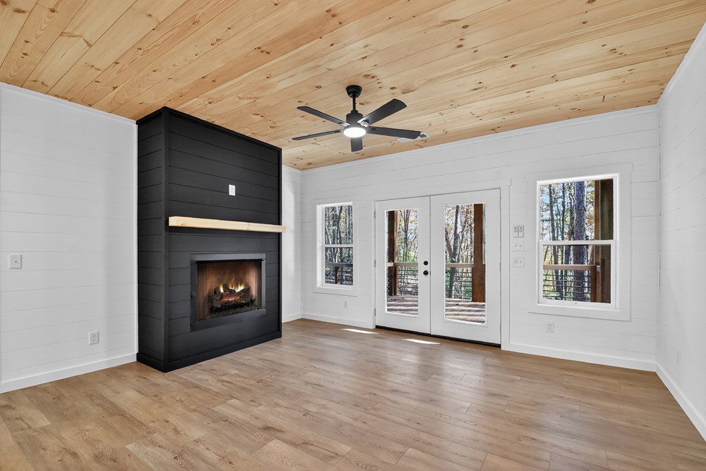 420225 Morganton Residential