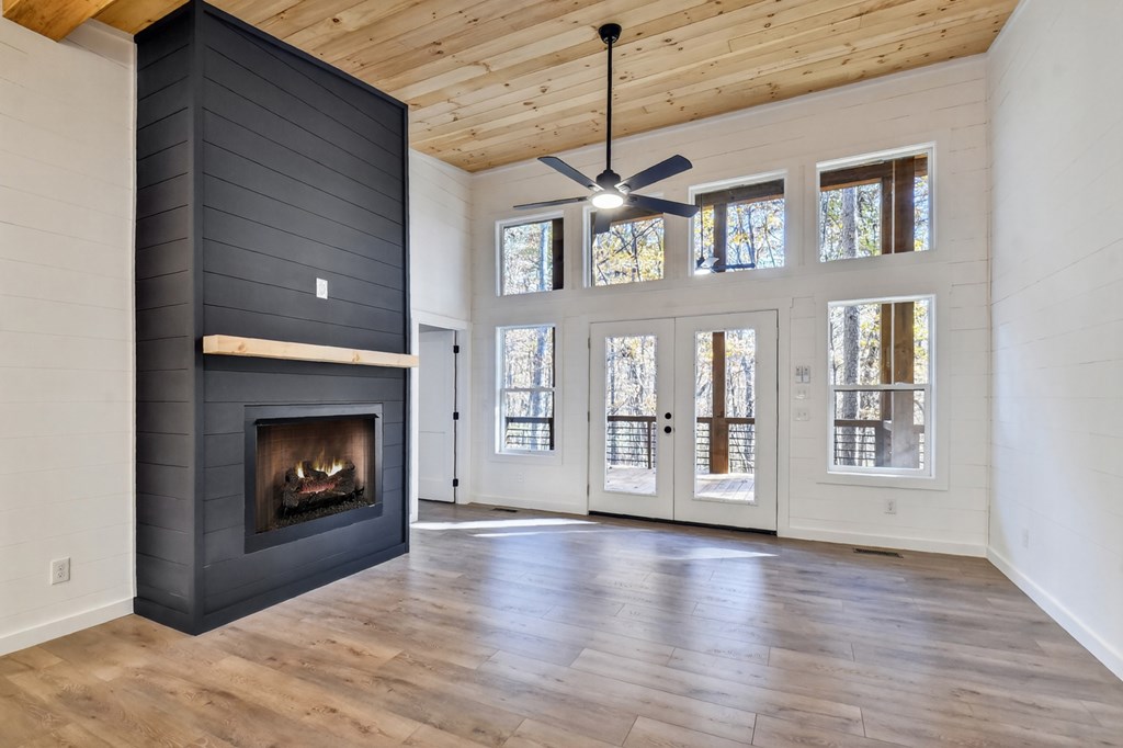 420225 Morganton Residential