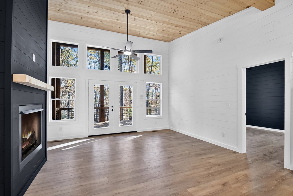 420225 Morganton Residential