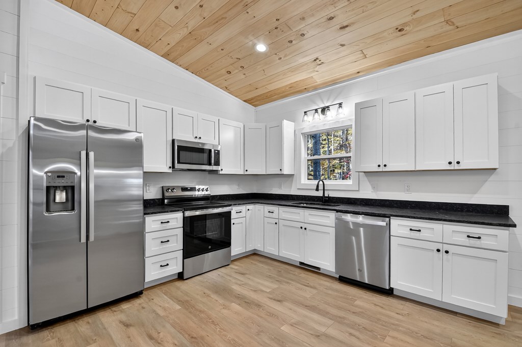 420225 Morganton Residential