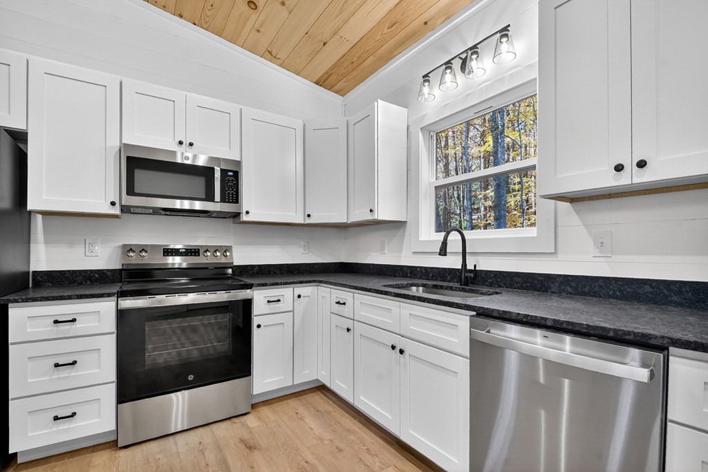 420225 Morganton Residential