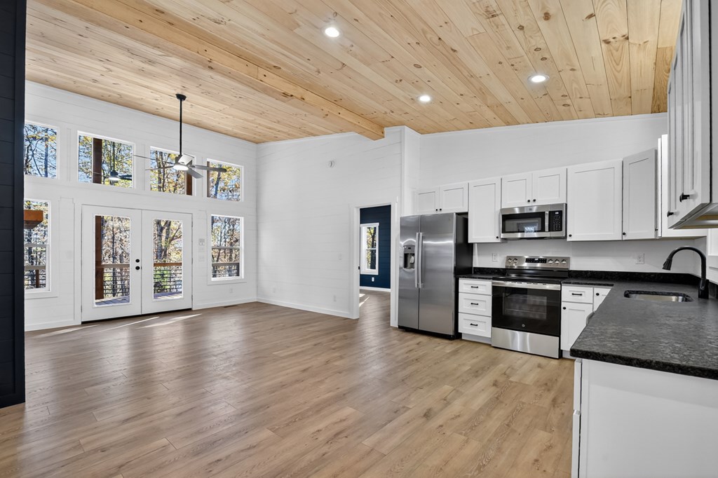 420225 Morganton Residential