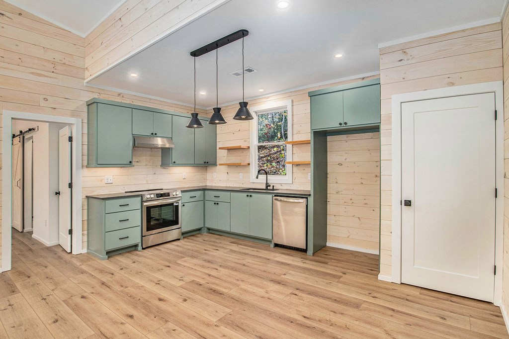 420237 Clayton Residential