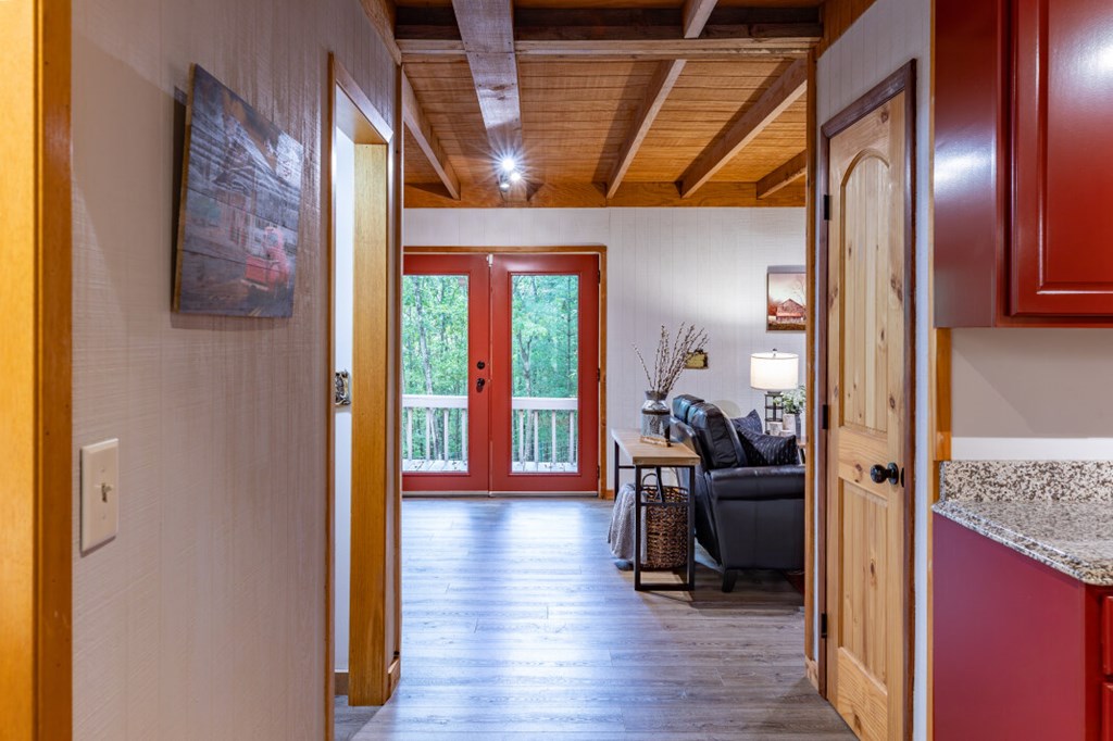 420242 Young Harris Residential