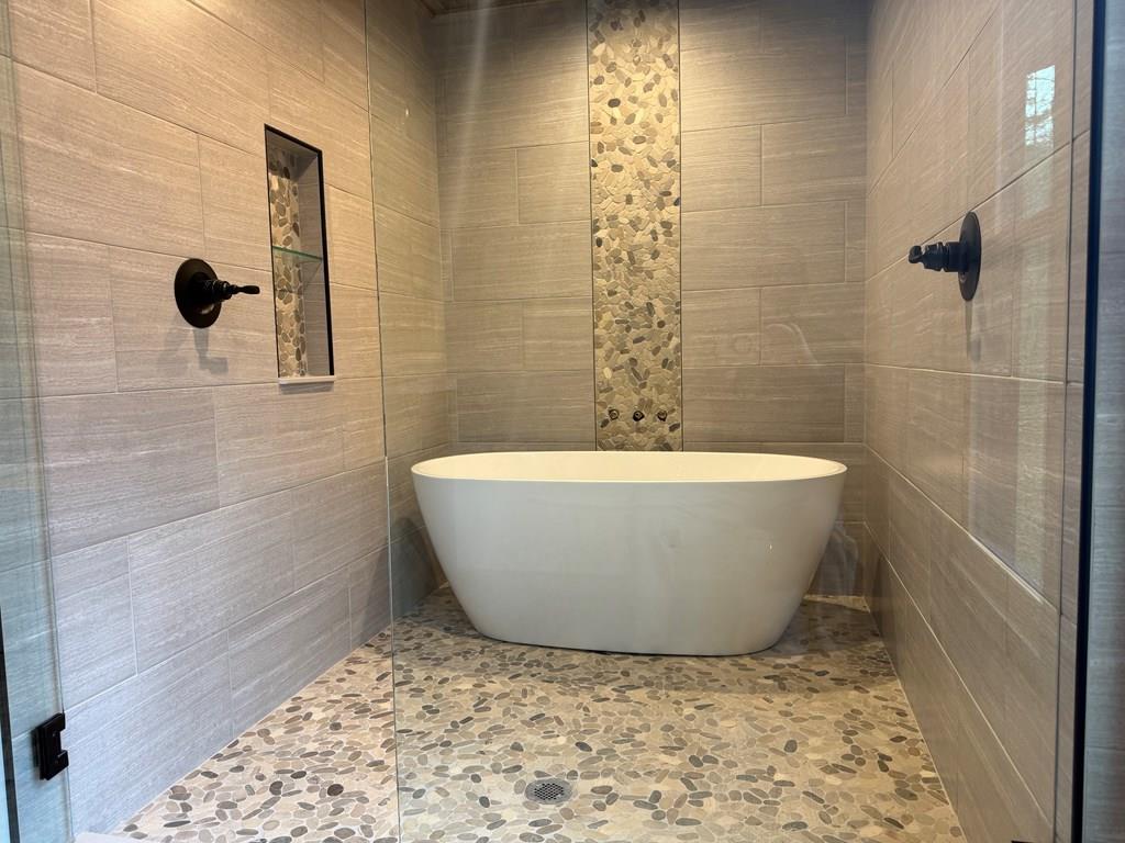 420246 Epworth Residential