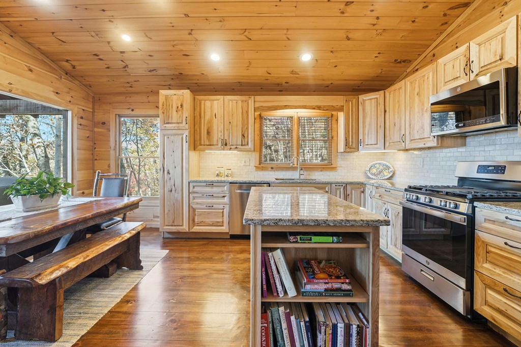 420253 Blue Ridge Residential