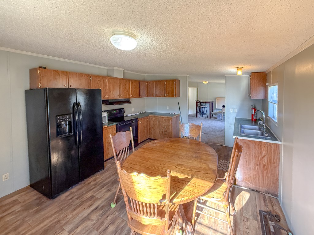 420266 Chatsworth Residential