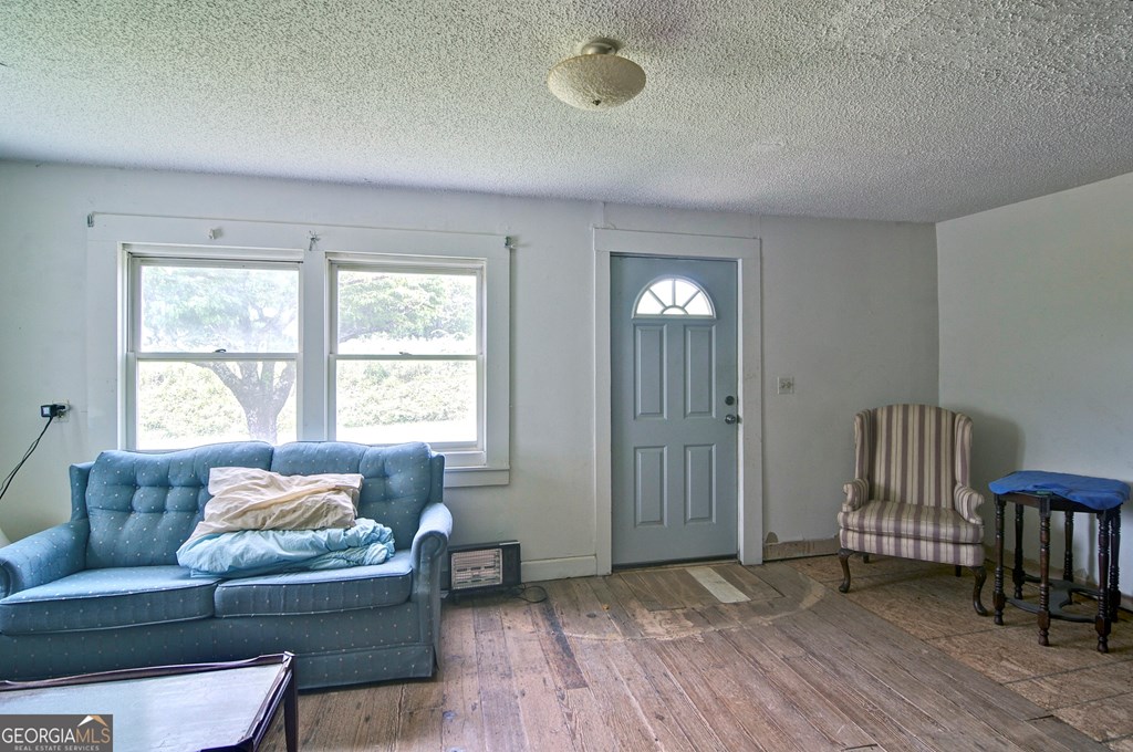 420273 Young Harris Residential