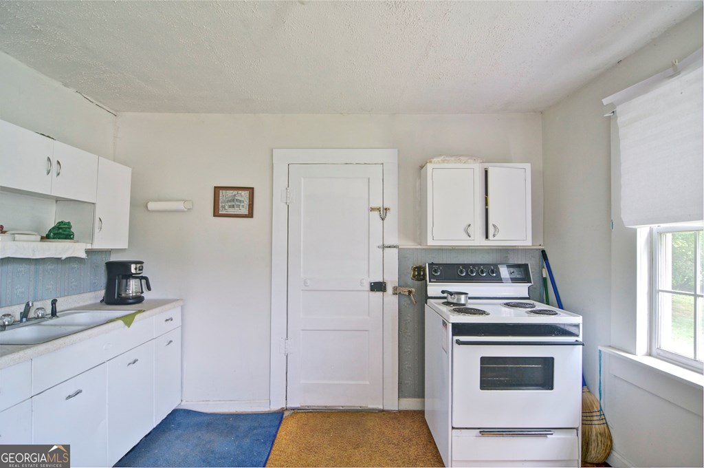 420273 Young Harris Residential