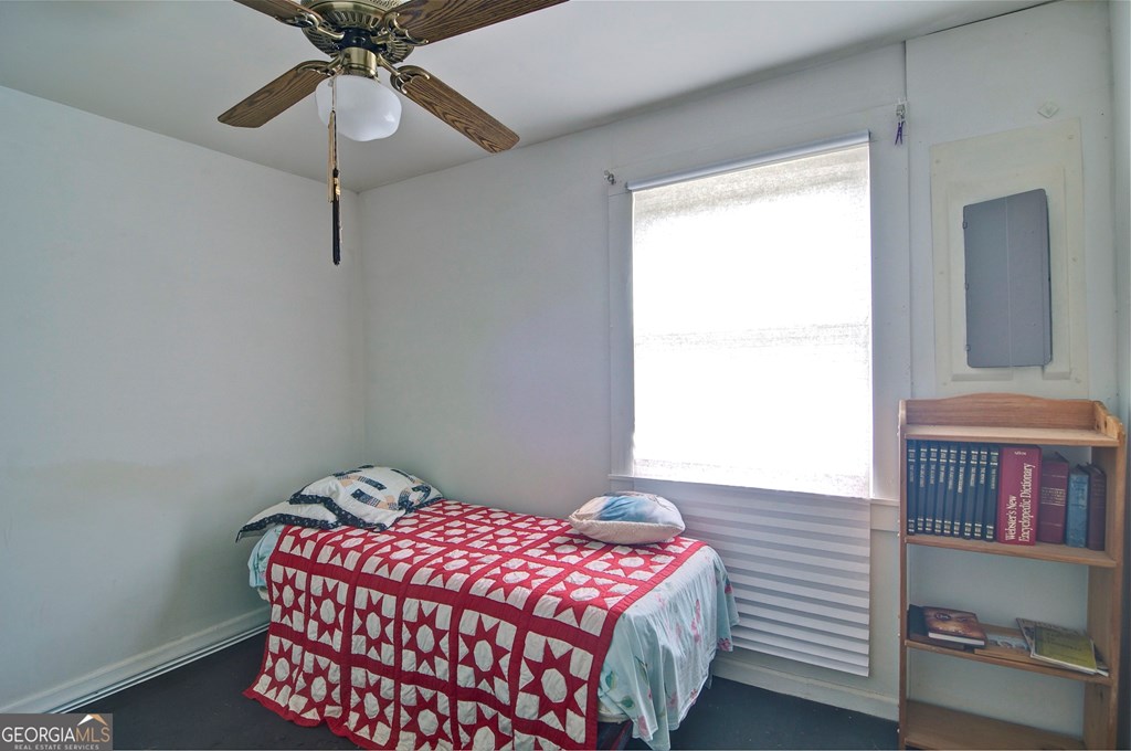 420273 Young Harris Residential