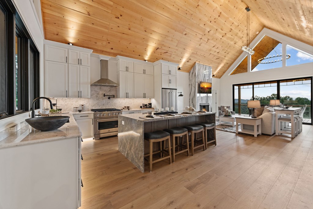 420276 Morganton Residential