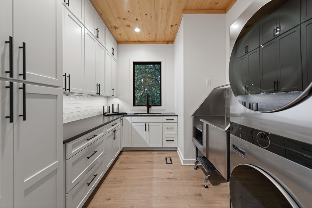 420276 Morganton Residential