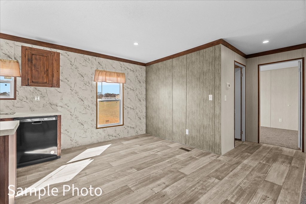 420292 Chatsworth Residential