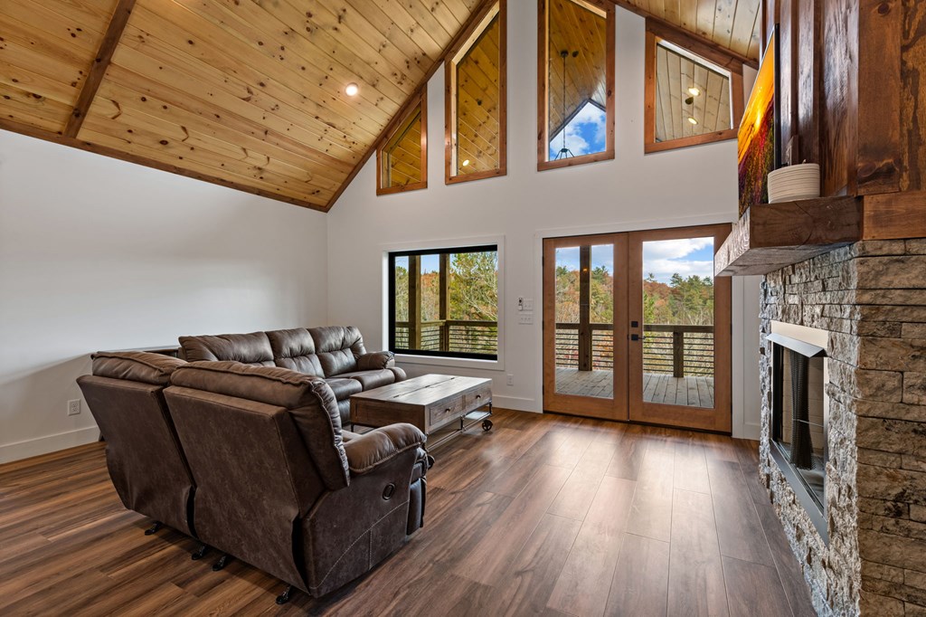 420311 Mineral Bluff Residential