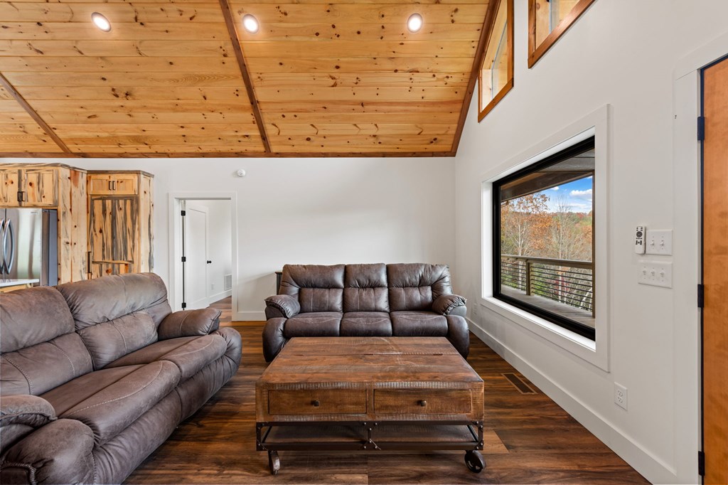 420311 Mineral Bluff Residential